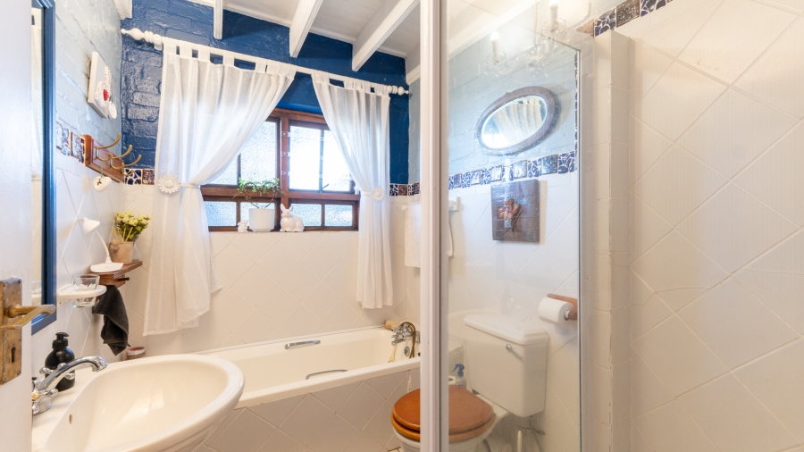 4 Bedroom Property for Sale in Bettys Bay Western Cape